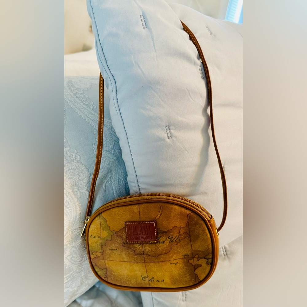 Alviero Martini Yellow Map Print Petite Shoulder Bag Made In Italy Leather